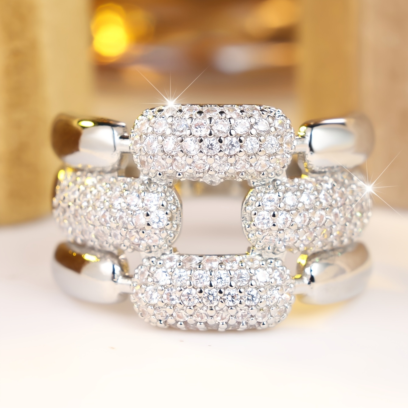 Women's Simple Elegant White Synthetic Zirconia Inlaid Ring